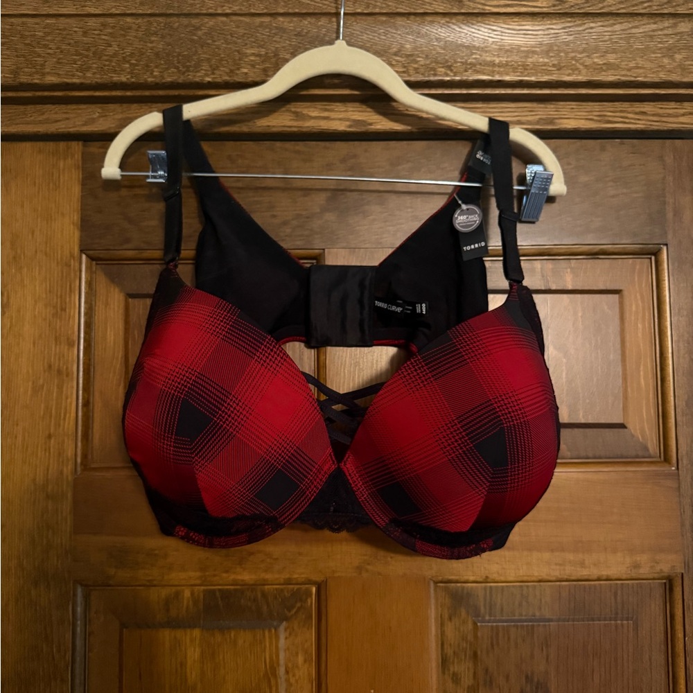 Torrid Bra Push Up Plunge 44DD NWT